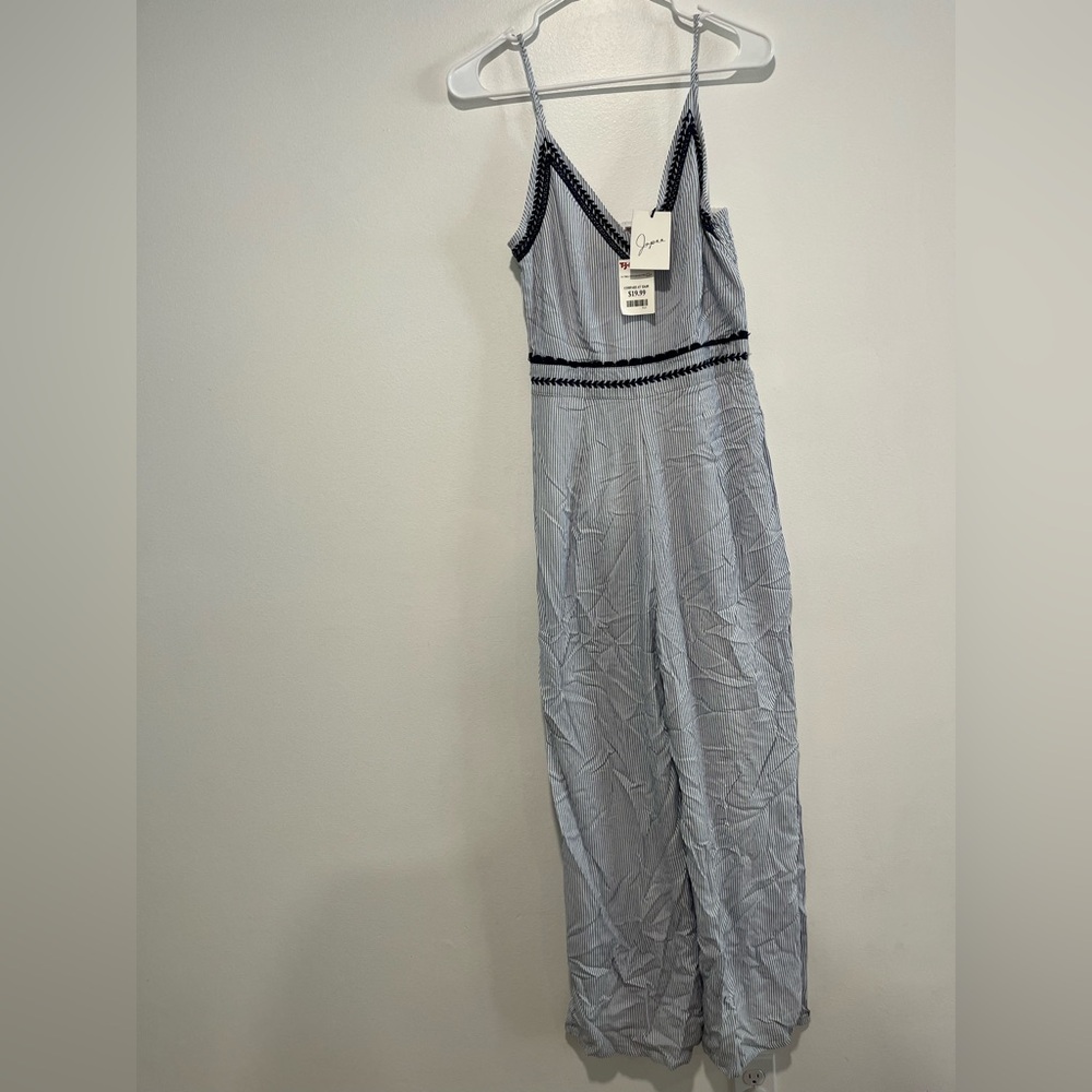 Japna wide legged jumpsuit
Size M 
NWT